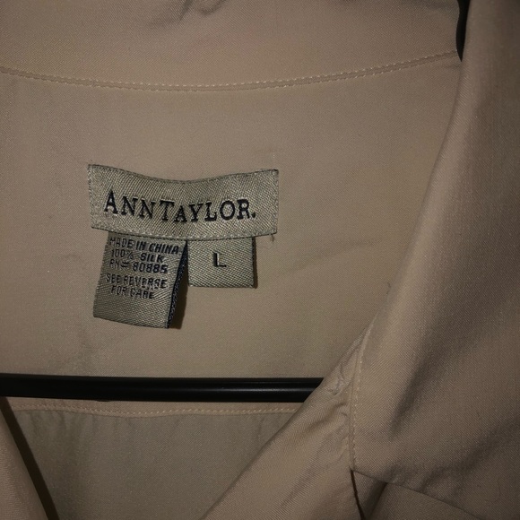 Ann Taylor blouse. - Picture 2 of 2